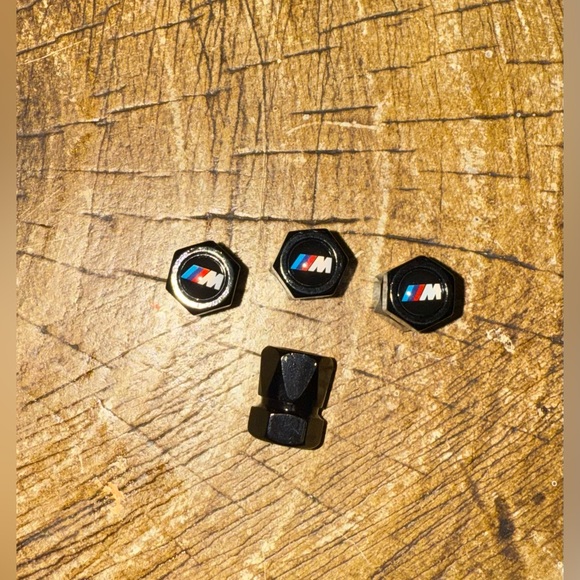 BMW Tire Cap Valves (4pcs) - Picture 1 of 2